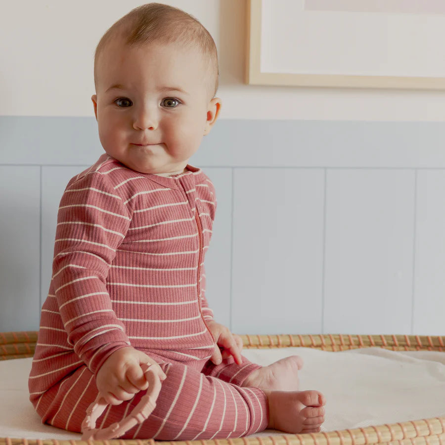 Petit Lem - Raspberry Striped Modal Rib Sleeper/Dormeuse en modal côtelé à rayures framboise