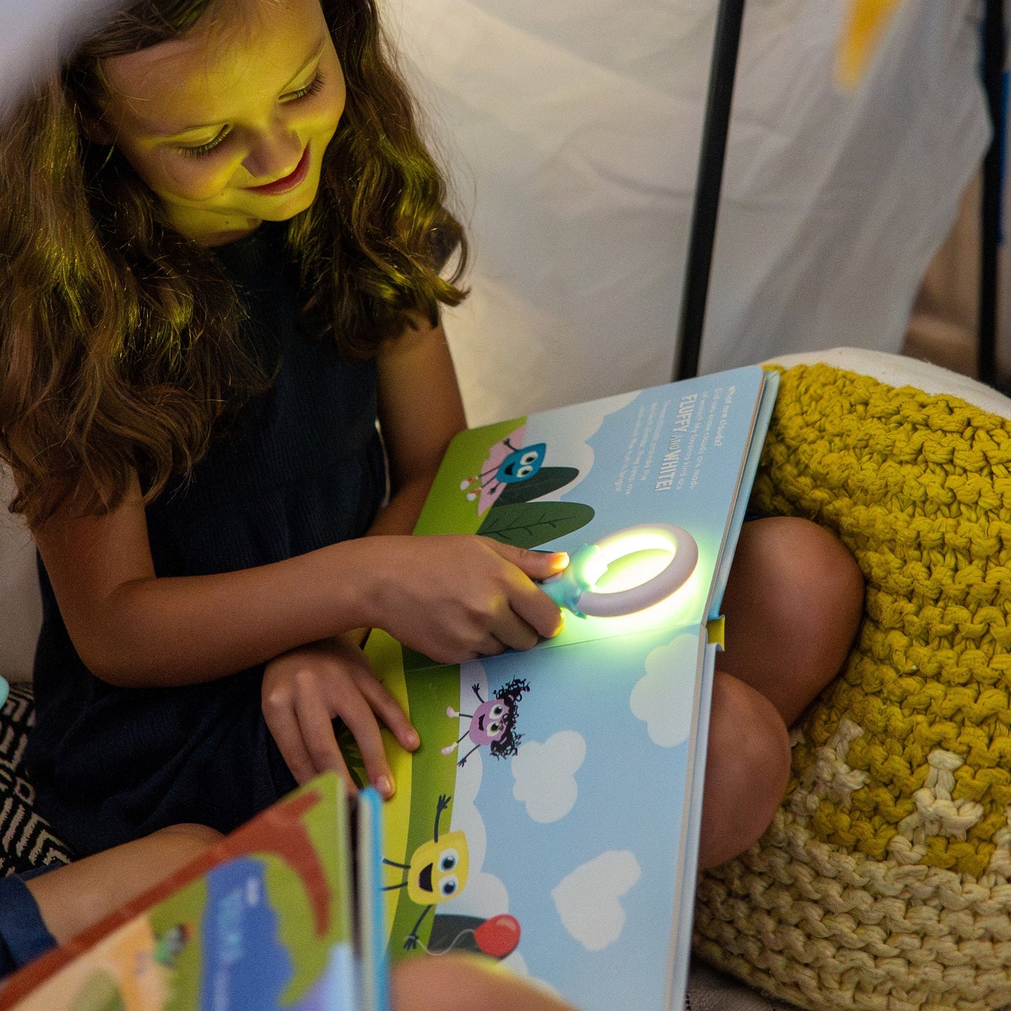 Glo Pals - Light Up Library - Alex Asks:  What is the Weather?