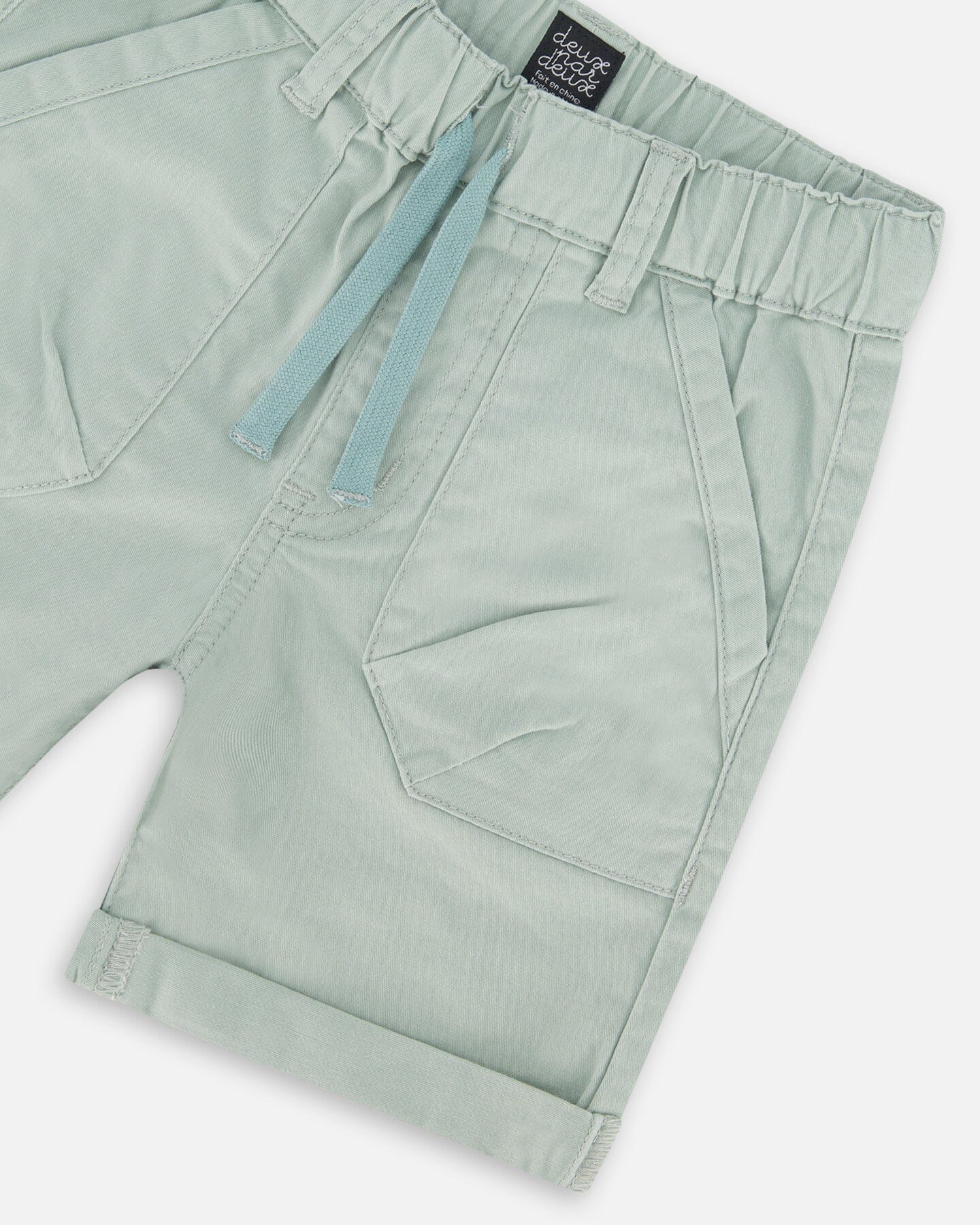 Deux Par Deux - Stretch Twill Short Sage Green/Short En Sergé Extensible Vert Sauge