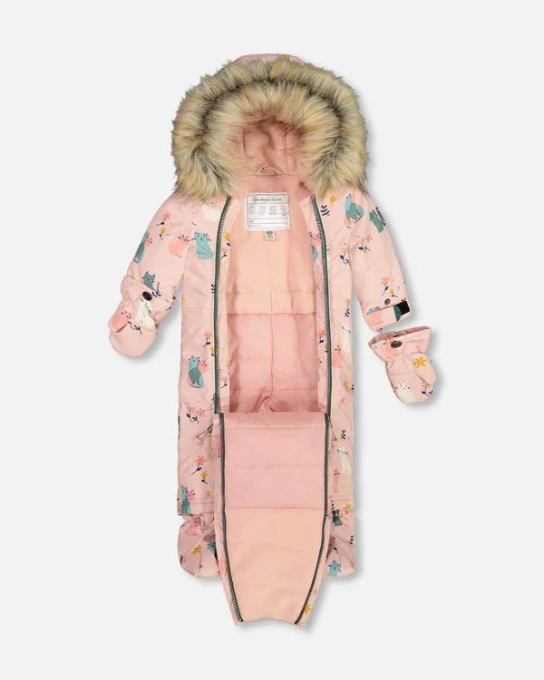 Deux Par Deux - One Piece Baby Snowsuit Light Pink Printed Cats Designed For Car Seat/Combinaison une-pièce rose pâle imprimé chats pour siège d'auto