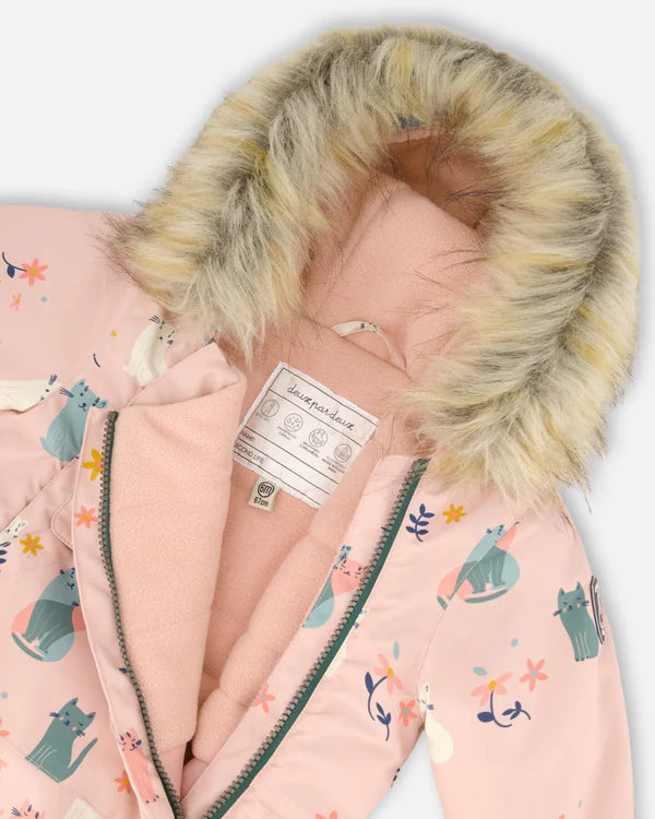 Deux Par Deux - One Piece Baby Snowsuit Light Pink Printed Cats Designed For Car Seat/Combinaison une-pièce rose pâle imprimé chats pour siège d'auto